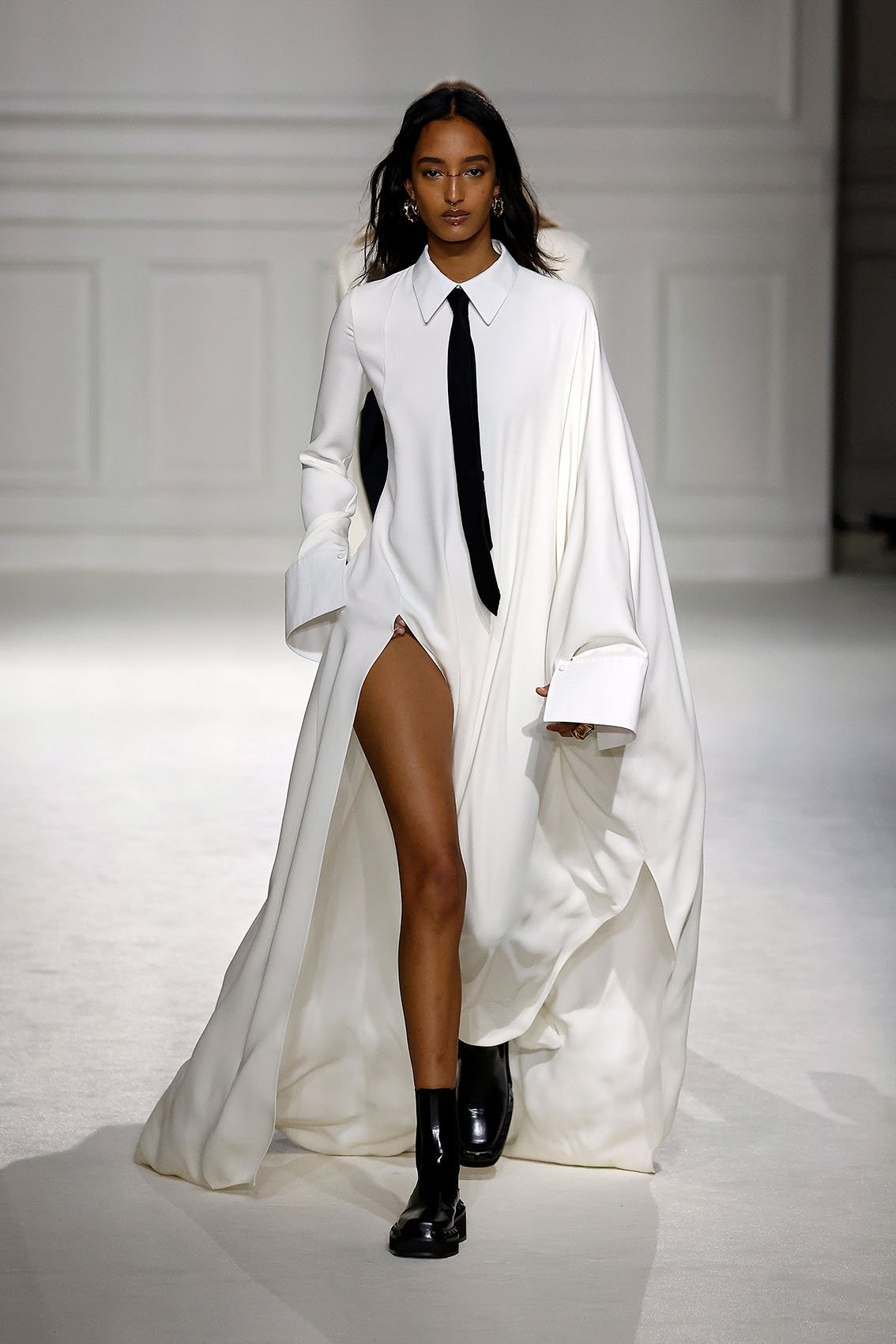 No.4 (for Valentino A/W23)