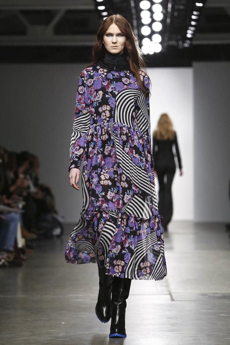 When the One Eye Girl meets Karen Walker